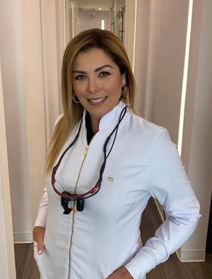 Portrait of Dr Katherine Roman